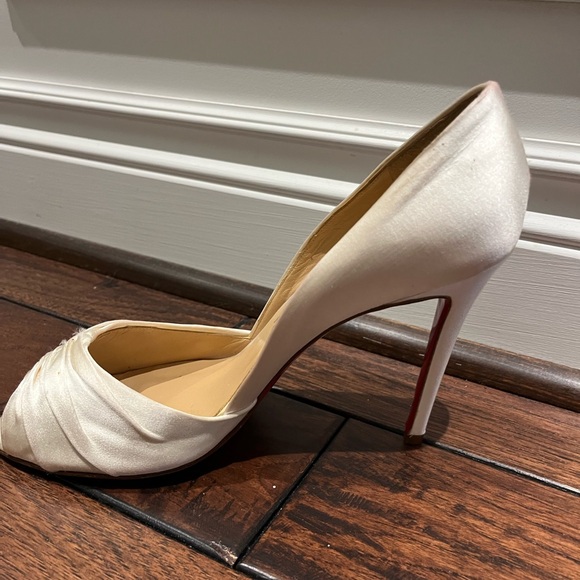 Christian Louboutin Caroletta 100 Satin Size 40.5 (Off White) - Picture 2 of 10